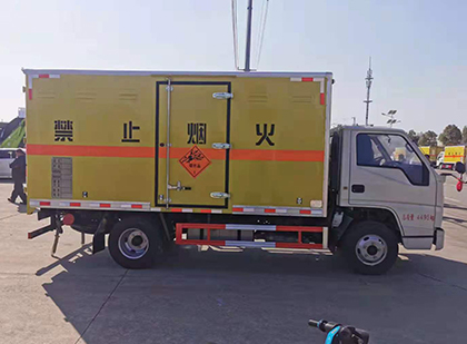 瓯海爆破器材运输车工人安全操作规范与智能技术保障